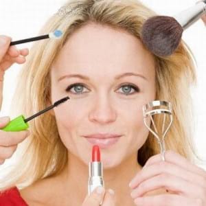 Makeup-Mistakes-that-can-Combat-your-Youth1