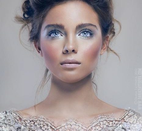 Para um look luminoso, opta por tonalidades claras