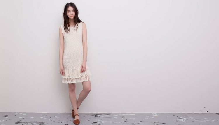 Vestido de malha com franjas - Pull and Bear: 25,99€