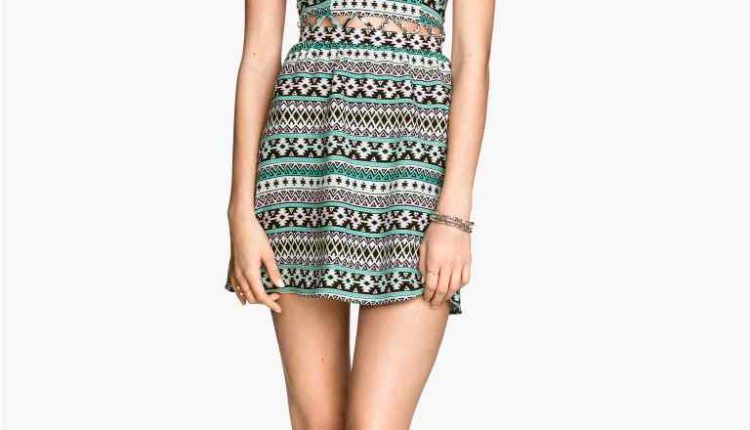 Vestido com recortes - H&M: 7,99€