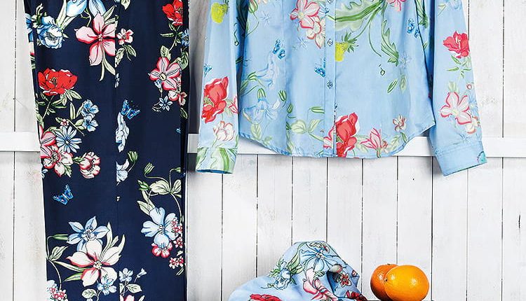 Peças com padrões florais - El Corte Inglés: Calças 49,95€; Camisa 49,95€; Écharpe 39.95€