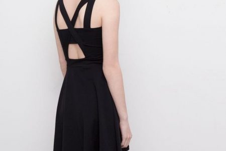 Descobre os visuais da Pull and Bear para os pequenos vestidos pretos!