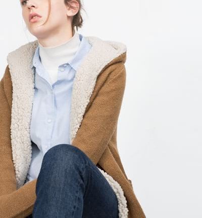 Casaco com capuz - Zara: 29,95€