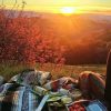 Piquenique romântico com direito a pôr do sol!