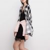 Camisa aos quadrados com manga japonesa - Pull and Bear: 25,99€