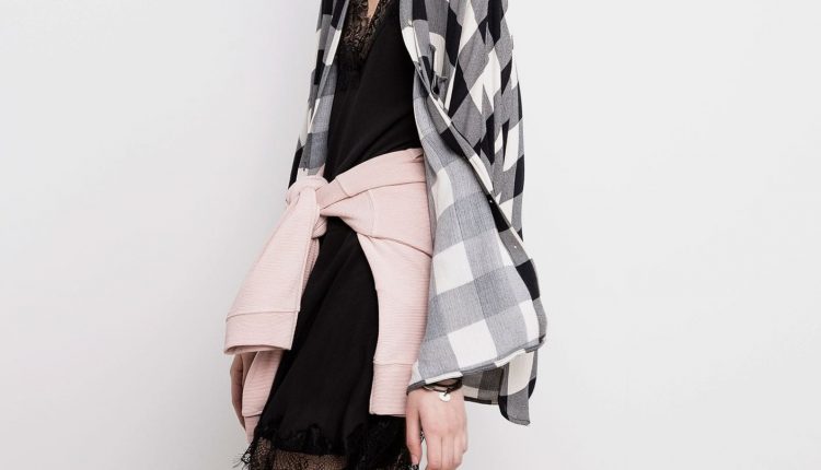 Camisa aos quadrados com manga japonesa - Pull and Bear: 25,99€